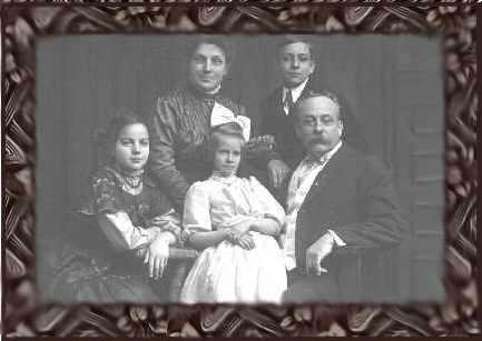 odber and fam.jpg (23084 bytes)